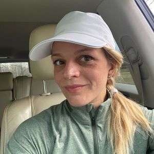 Meet your Posher, Stella